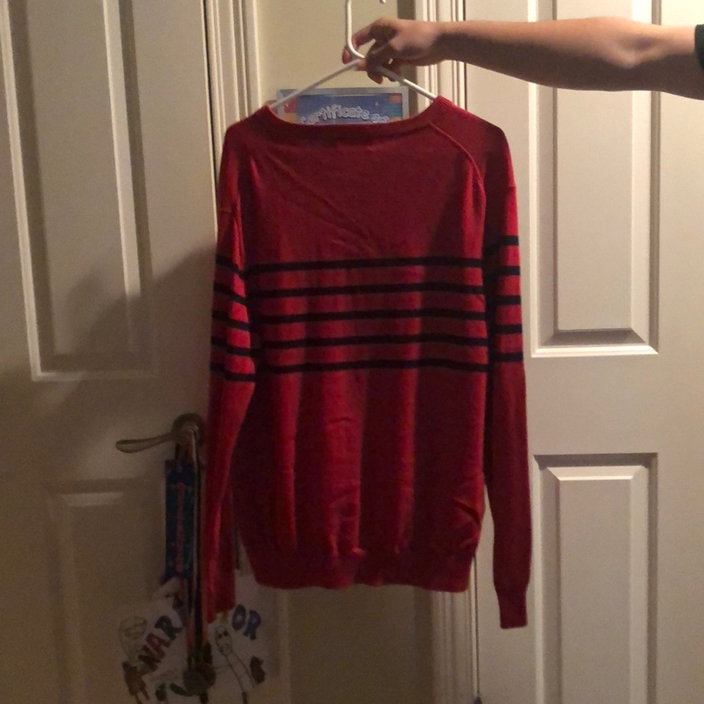 Red sweater - Picture 2 of 3